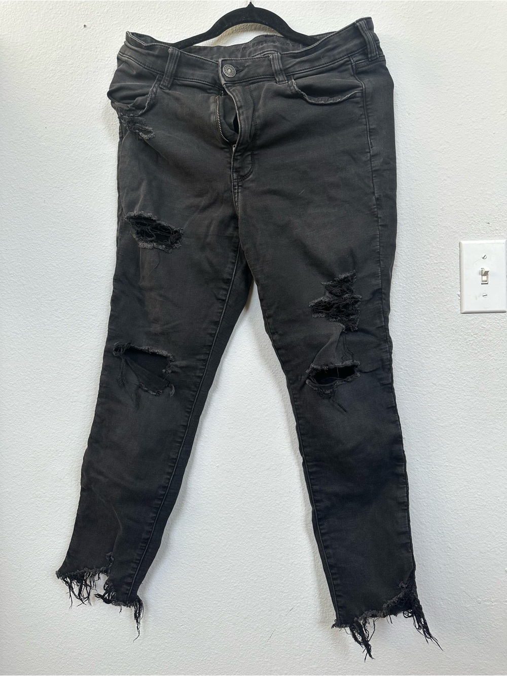 American Eagle Outfitters Black Distressed Skinny Jeans